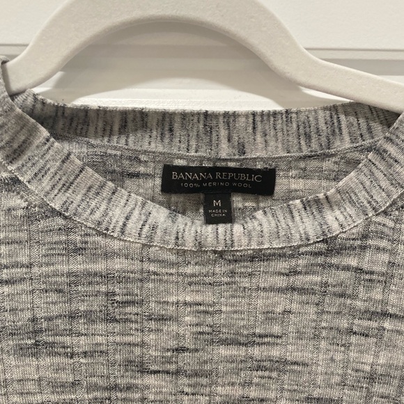 Cute gray Banana Republic sweater! - Picture 5 of 8